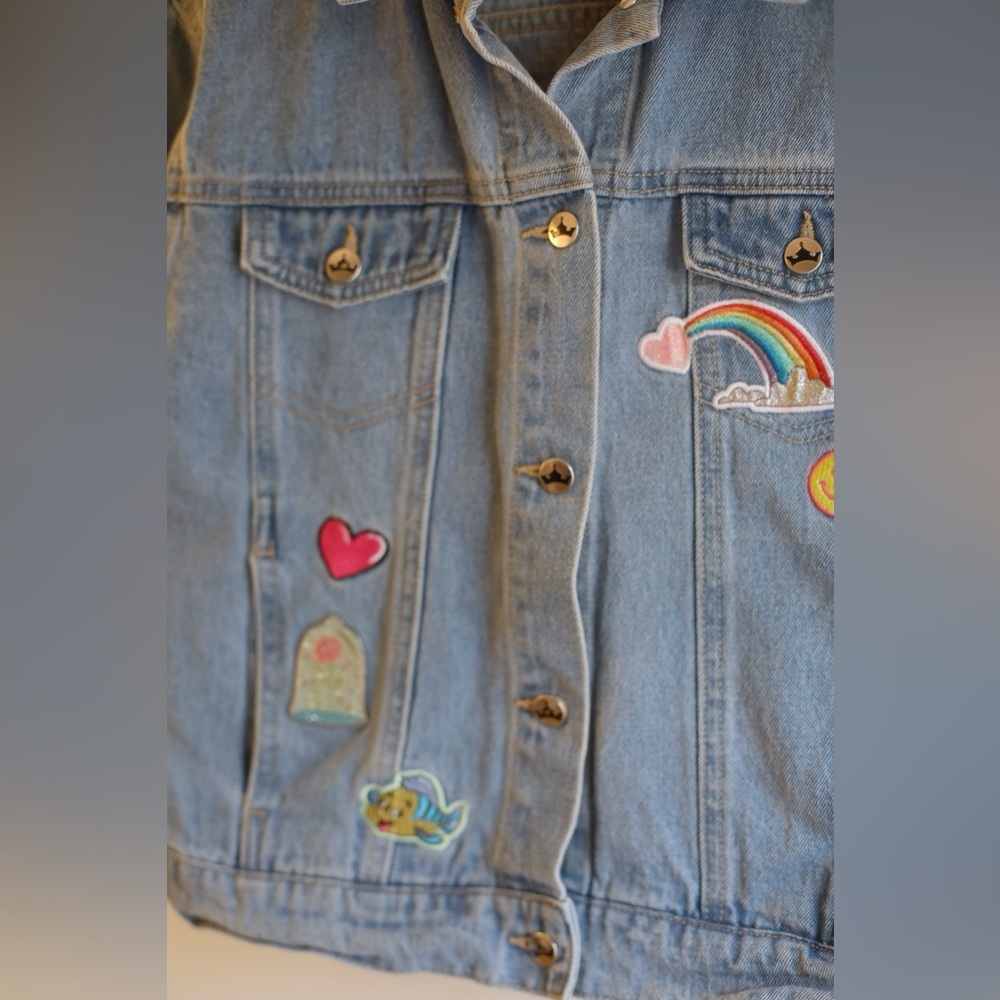 Disney Princess Denim Jacket Girls 9/10 Castle Rainbow Embroidered EUC - Picture 3 of 7
